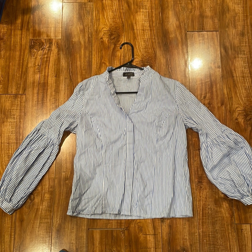 The Limited long sleeve Hampton style blouse
